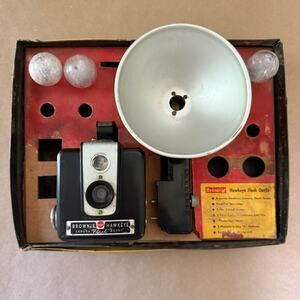 Vintage Kodak Brownie Hawkeye Flash Camera w/ Box & Flasholder